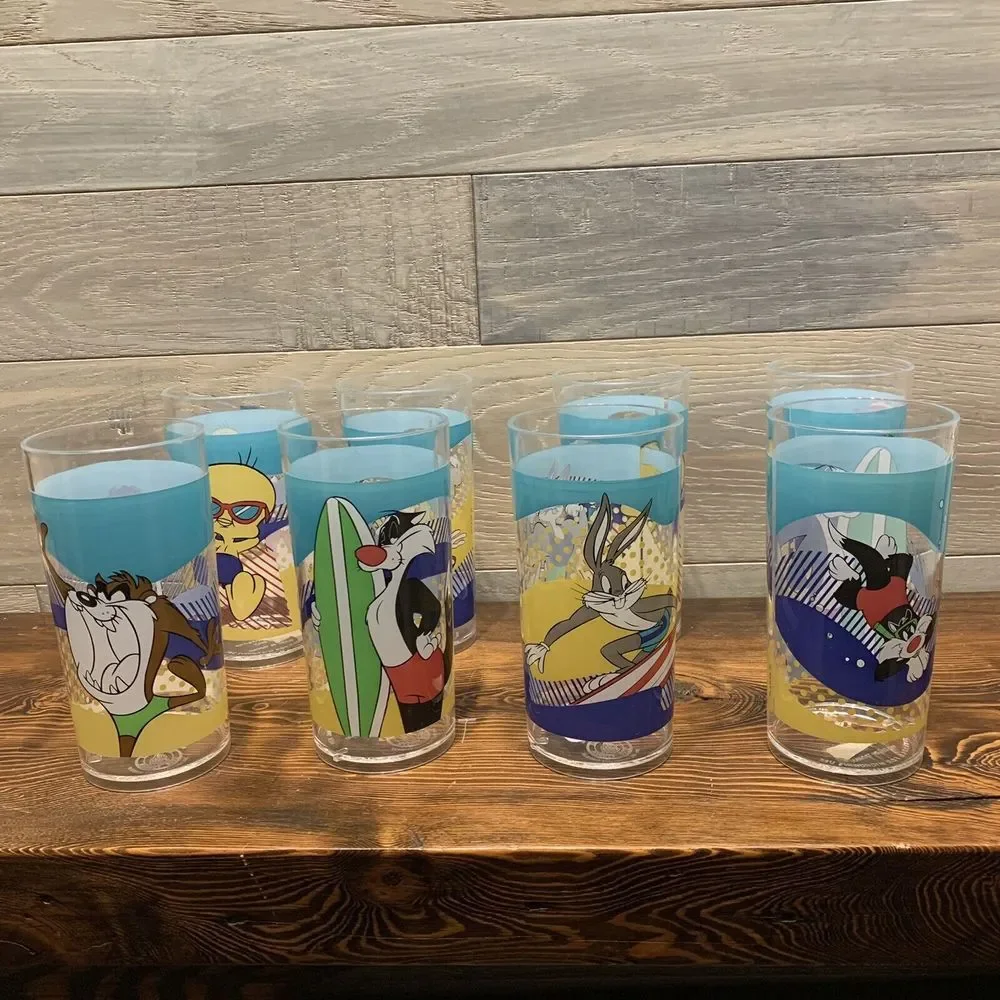 Looney Tunes Acrylic Set 2 Qt. Pitcher Serving Tray 8 -16 oz Tumblers‎ Drinking